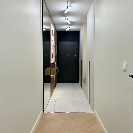 Renoma Old Town Apartment *